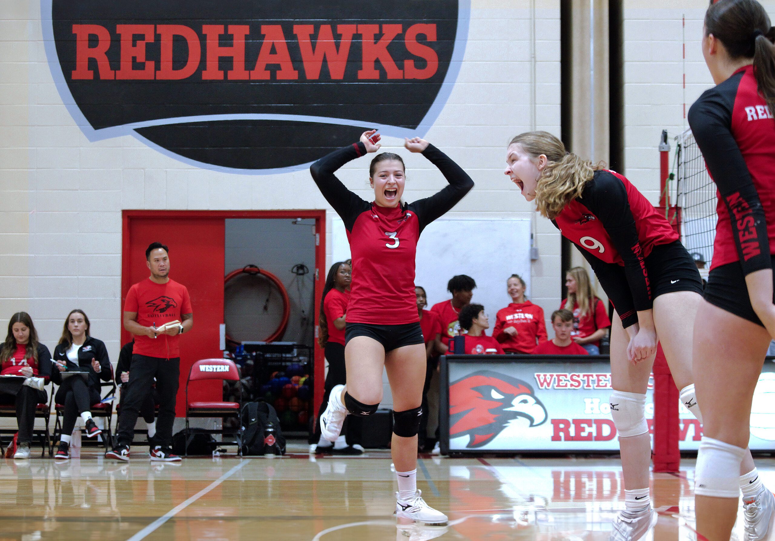 Zakiya Hiatt Class of 2025 Outside Hitter Celebrates